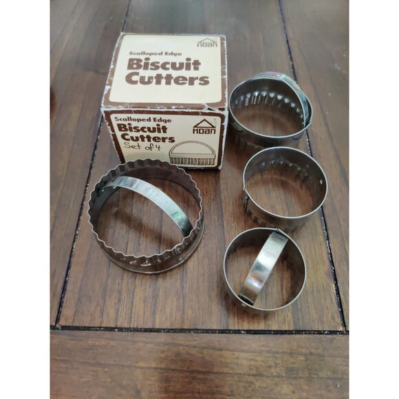 Set of 4 Vintage 1980 Hoan Scalloped Edge Biscuit Cutters W Box Read - Picture 1 of 5
